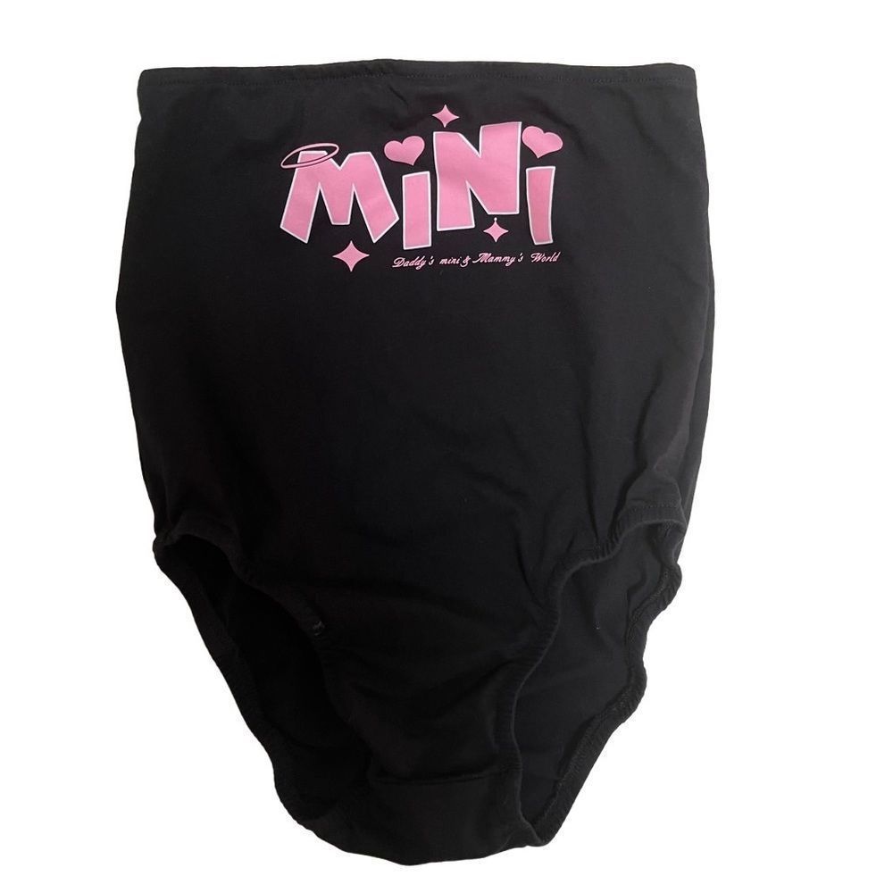 Toddler girl’s “mini” top